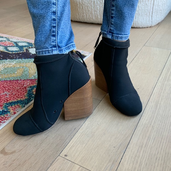 DESIGNER CHLOE Block Heel Bootie size 7 - Picture 3 of 8